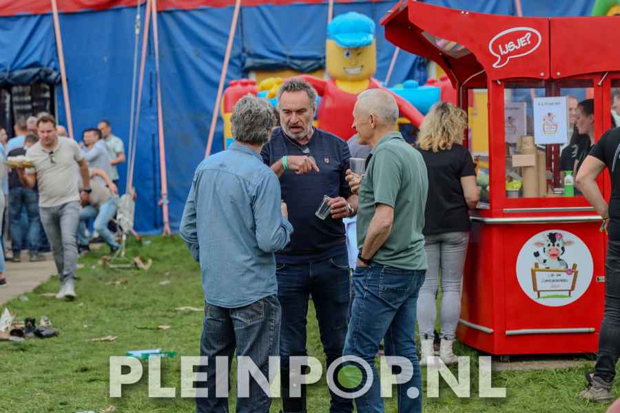 Publiek    Bezoekers (124)